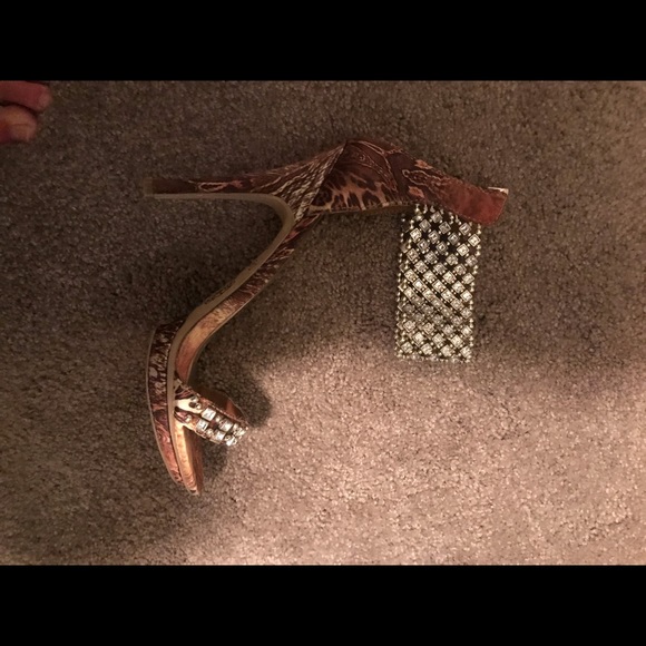 Animal print heels w/ diamond embellished straps - Picture 4 of 7